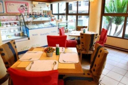 Thumrin Hotel Trang Luaran gambar