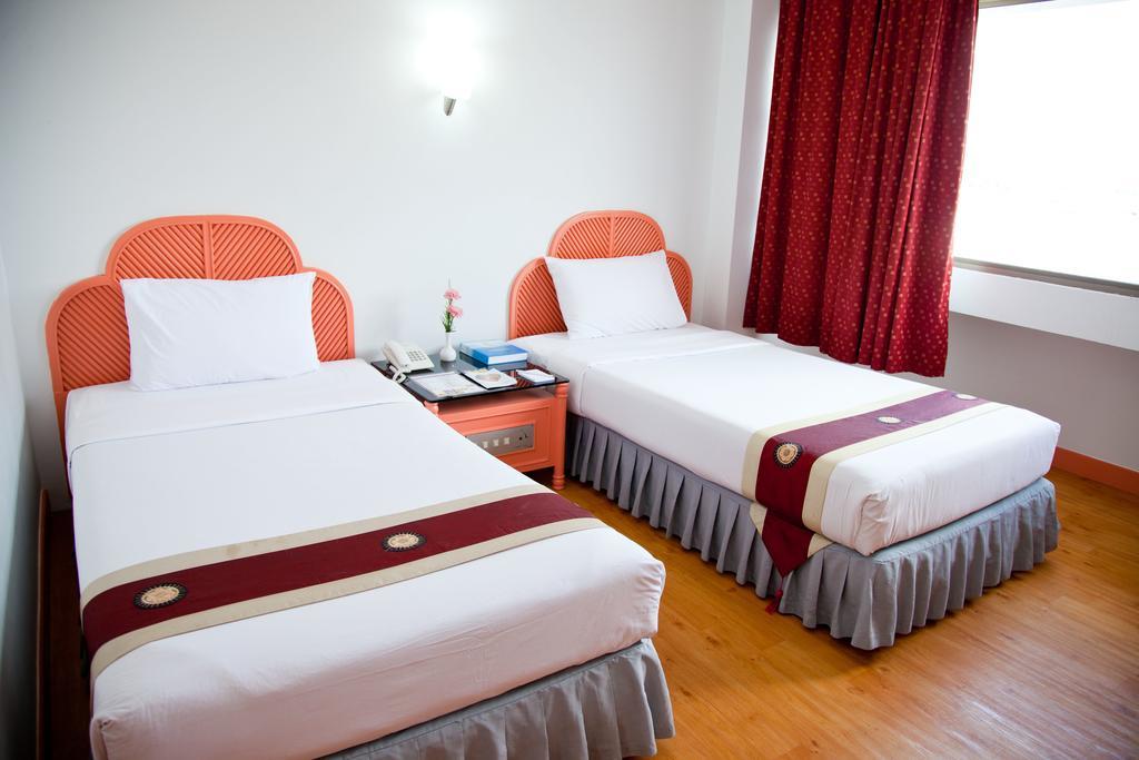 Thumrin Hotel Trang Bilik gambar
