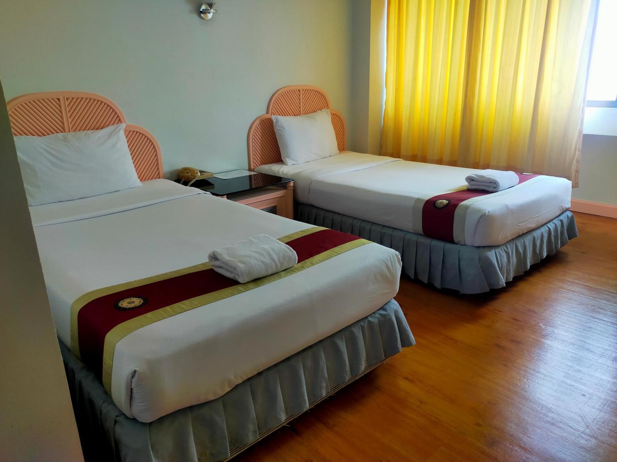 Thumrin Hotel Trang Bilik gambar
