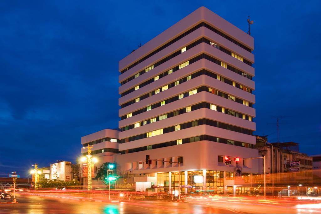 Thumrin Hotel Trang Luaran gambar
